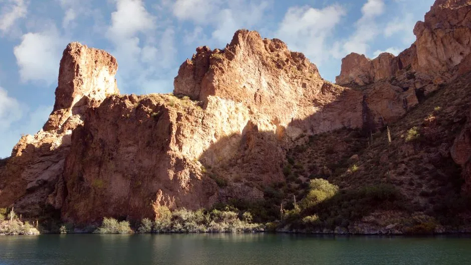 Apache Falls, the Salt Banks, and Hidden Corners (Image Credits: Pexels)