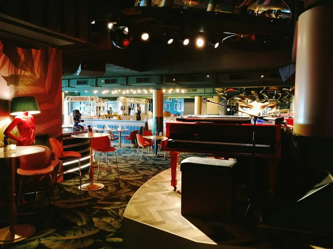 Live Music Lounges and Piano Bars: Sit Along the Side, Near the Instrument (Image Credits: Unsplash)