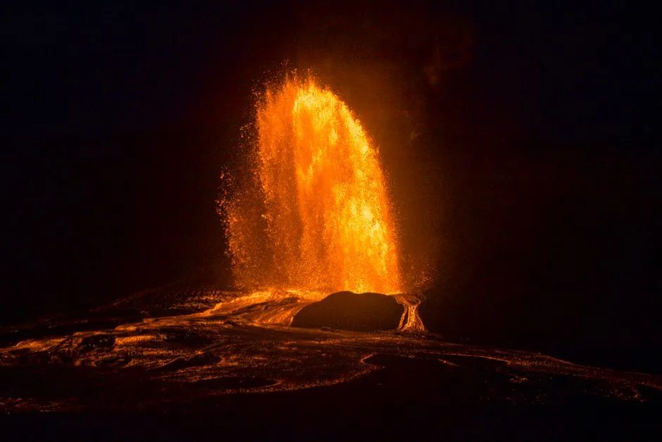 Safety: What the USGS and Park Guides Want You to Know (Image Credits: Pexels)
