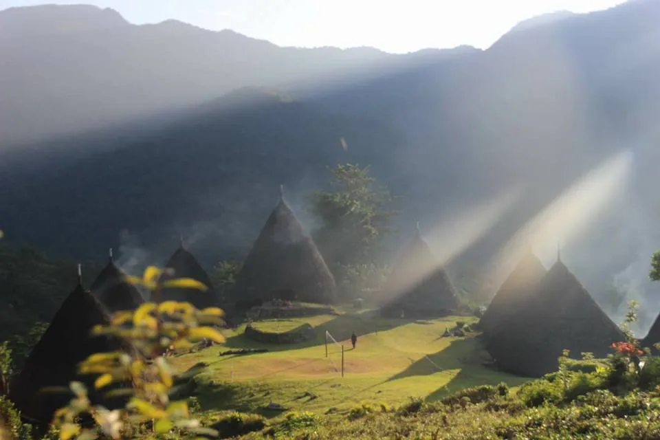 Approaching Heritage Destinations with Respect and Care (By Sari Soemargo-Kessler, CC BY-SA 4.0)