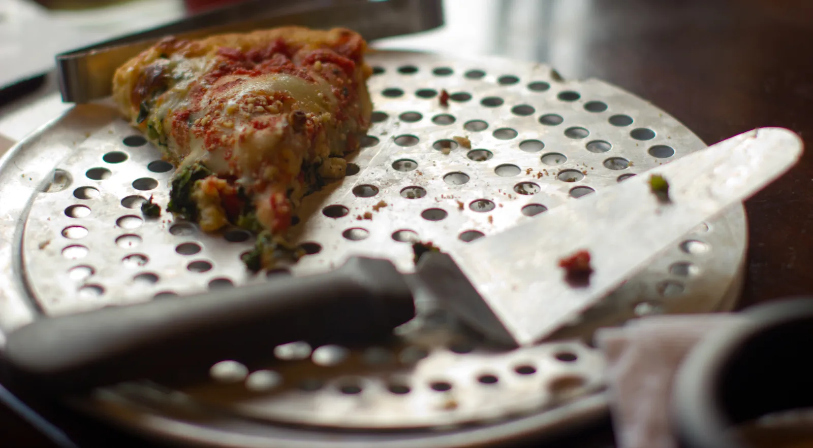 The Malnati Family and the Deep-Dish Tree (By Victorgrigas, CC BY-SA 3.0)