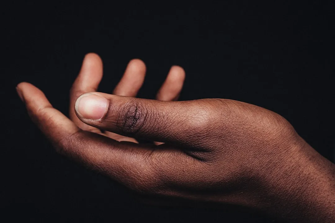 The Left Hand: An Invisible Rule in Several Countries (Image Credits: Unsplash)