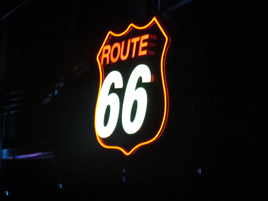 Tulsa's Neon Legacy: A City That Made Preservation Policy (KB35, Flickr, CC BY 2.0)