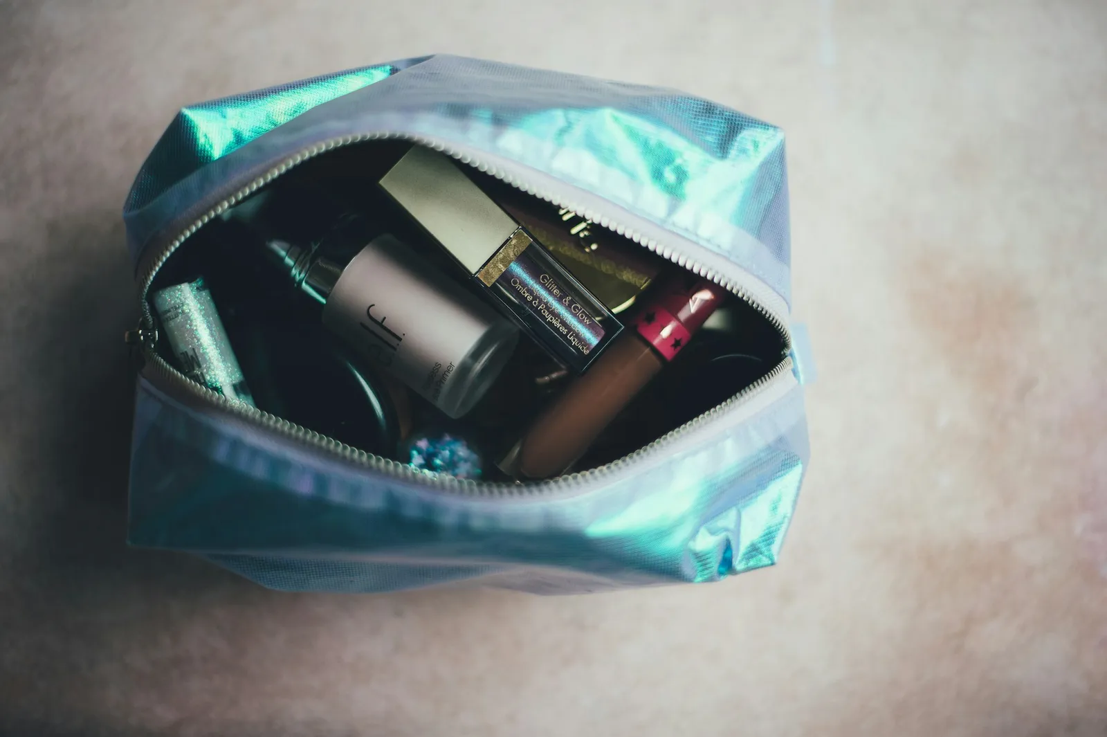 Modern Amenity Kits: Luxury in a Pouch (Image Credits: Unsplash)