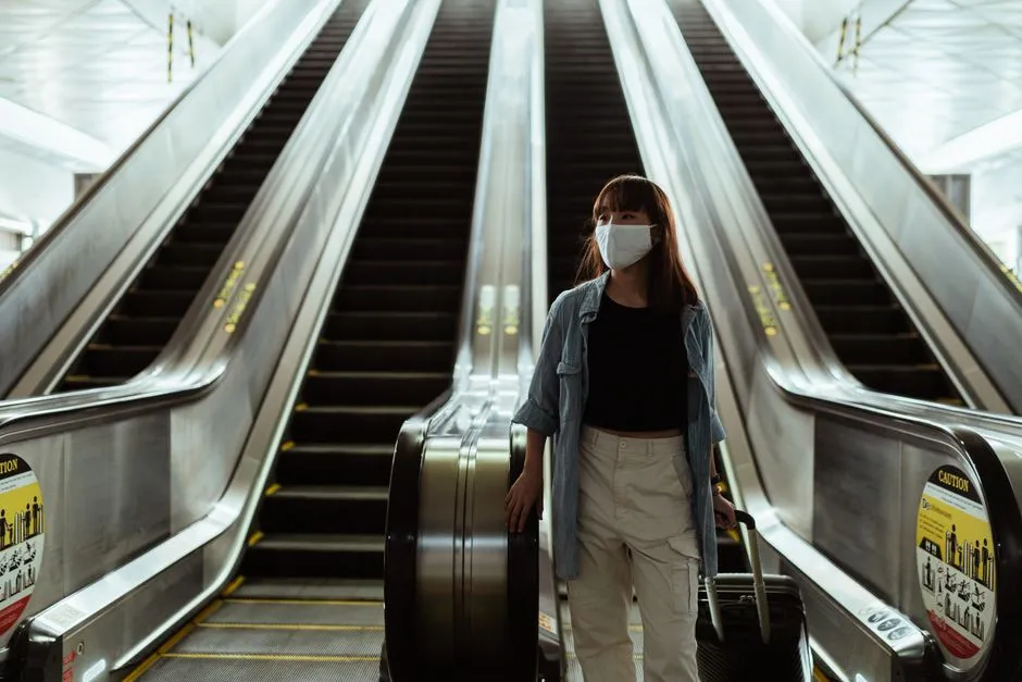 10. Stay Aware of Your Surroundings Without Living in Anxiety (Image Credits: Pexels)
