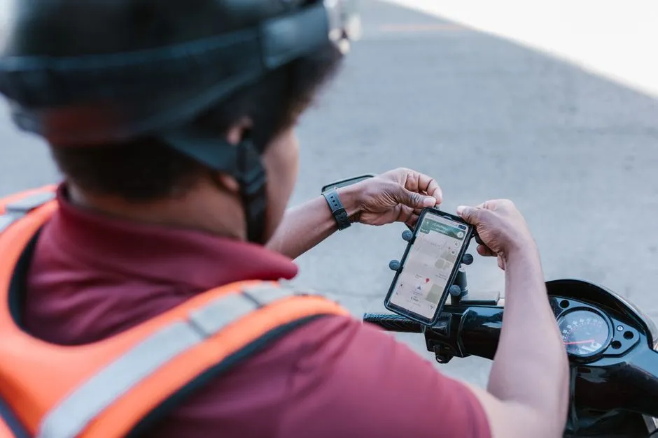 Choose the Right Location-Sharing App for the Job (Image Credits: Pexels)