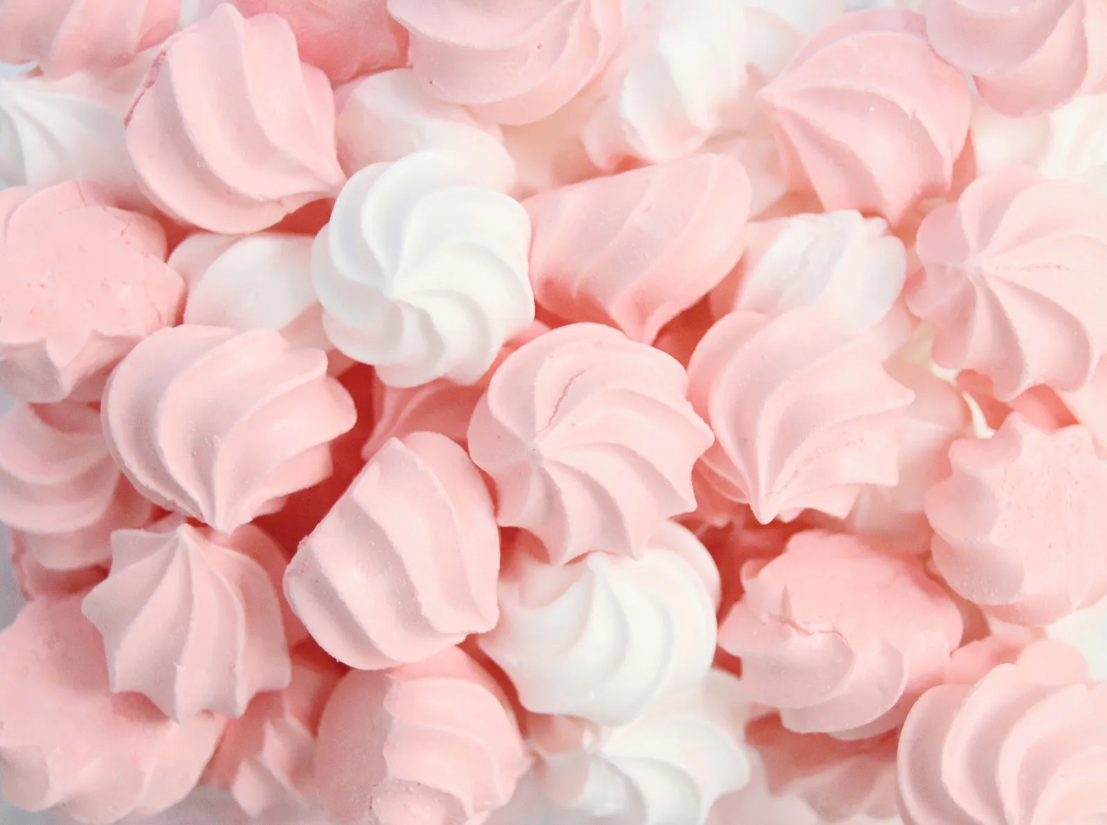 The Texture Debate: Marshmallow vs. Crunch (Image Credits: Pexels)