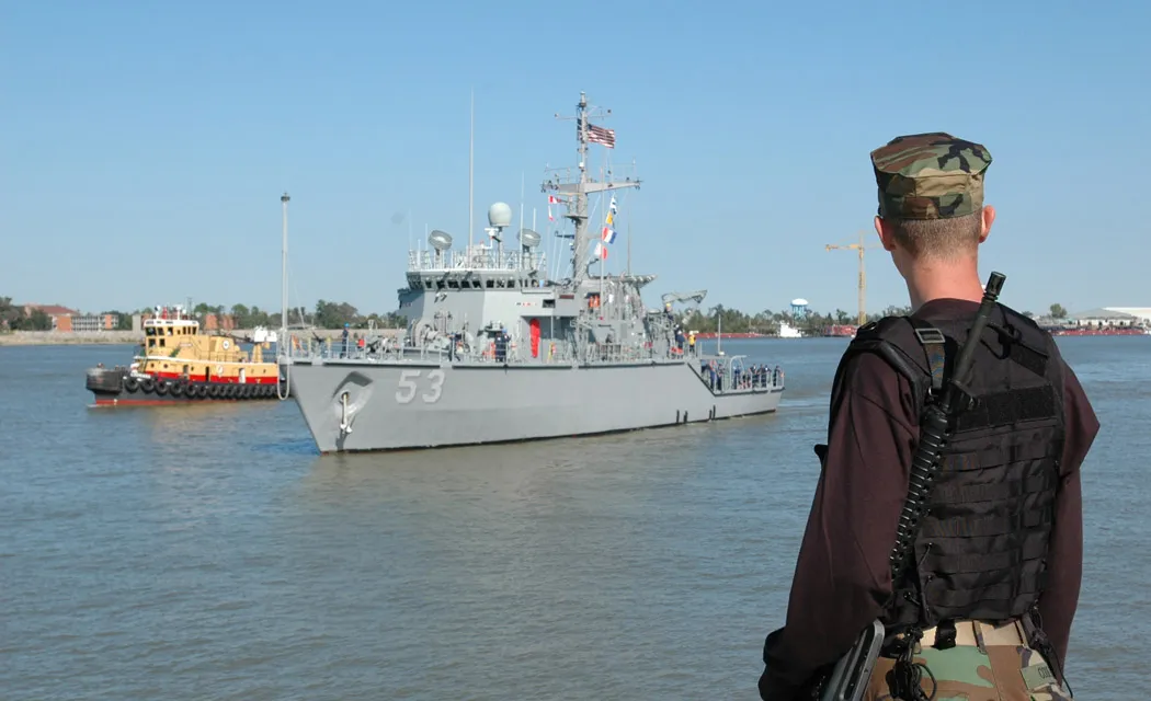 Charlie: A Security Threat Onboard (This image was released by the United States Navy with the ID 061020-N-6528P-001 (next).
This tag does not indicate the copyright status of the attached work. A normal copyright tag is still required. See Commons:Licensing.
العربية ∙ বাংলা ∙
Bahasa Indonesia ∙
Bahaso Jambi ∙
Deutsch ∙ Deutsch (Sie-Form) ∙ English ∙ español ∙ euskara ∙ فارسی ∙ français ∙ italiano ∙ 日本語 ∙ 한국어 ∙ македонски ∙ മലയാളം ∙ Plattdüütsch ∙ Nederlands ∙ polski ∙ پښتو ∙ português ∙ русский ∙ slovenščina ∙ svenska ∙ Türkçe ∙ українська ∙ 简体中文 ∙ 繁體中文 ∙ +/−, Public domain)