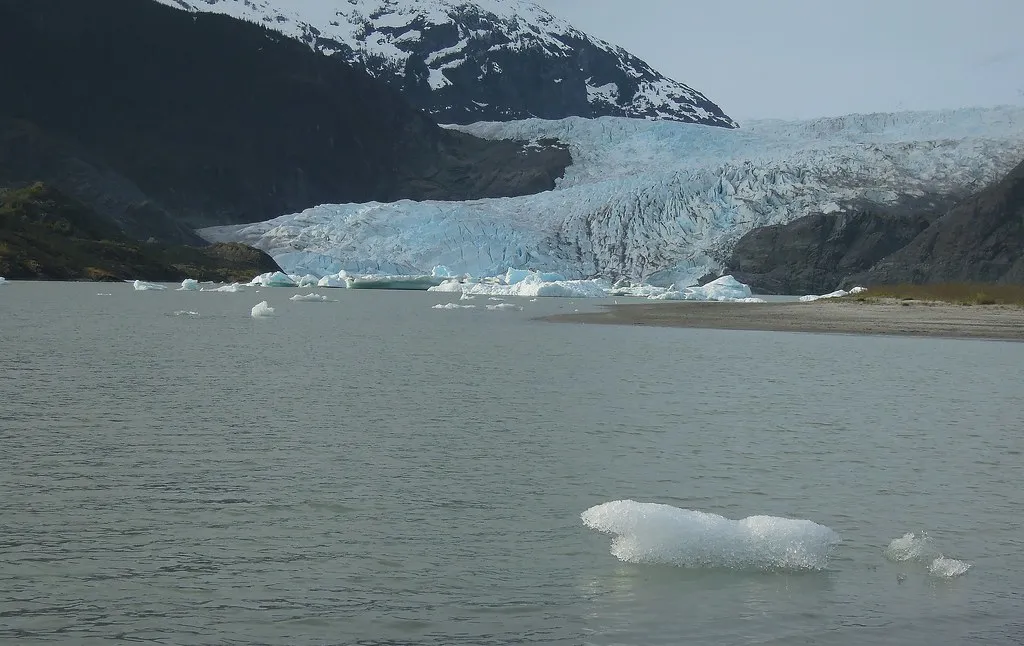 How Glaciers Built Alaska's Watery Landscape (ustung, Flickr, CC BY 2.0)