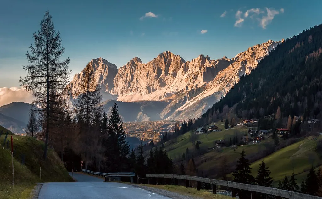 The Natural Landscape Surrounding the Village (Bernd Thaller, Flickr, CC BY 2.0)