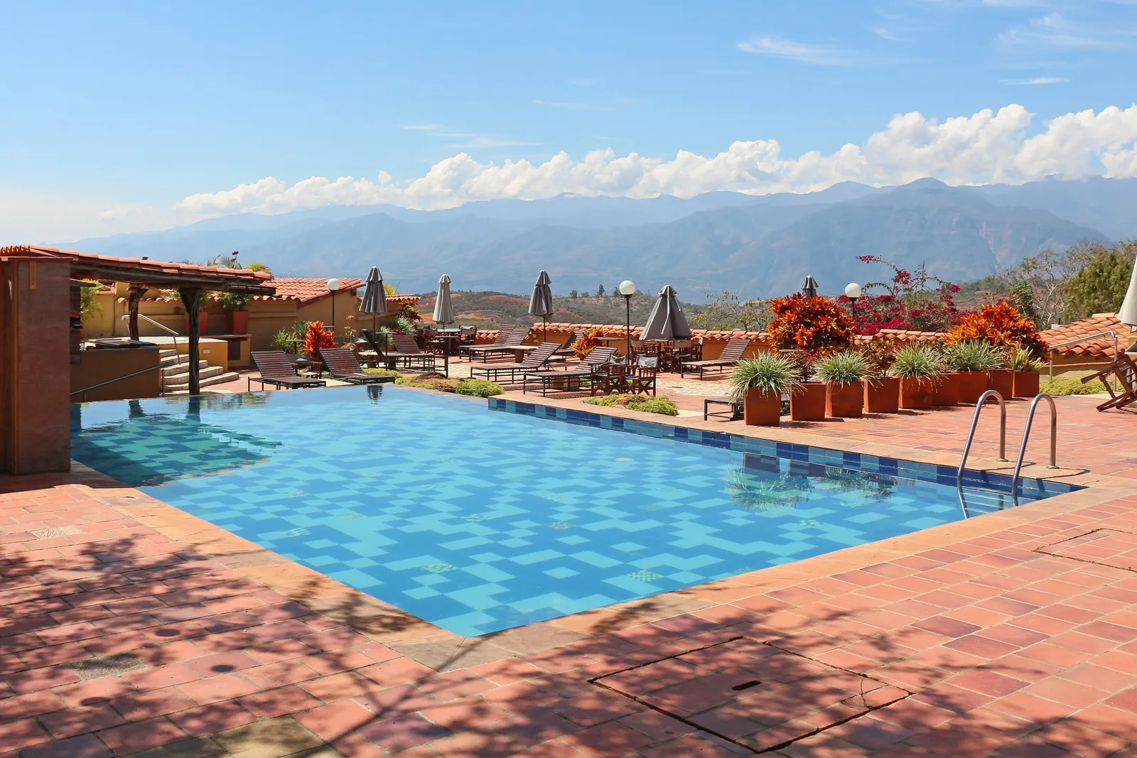 Hotels and Resorts Are at the Center of the Problem (By Bernard Gagnon, CC BY-SA 4.0)