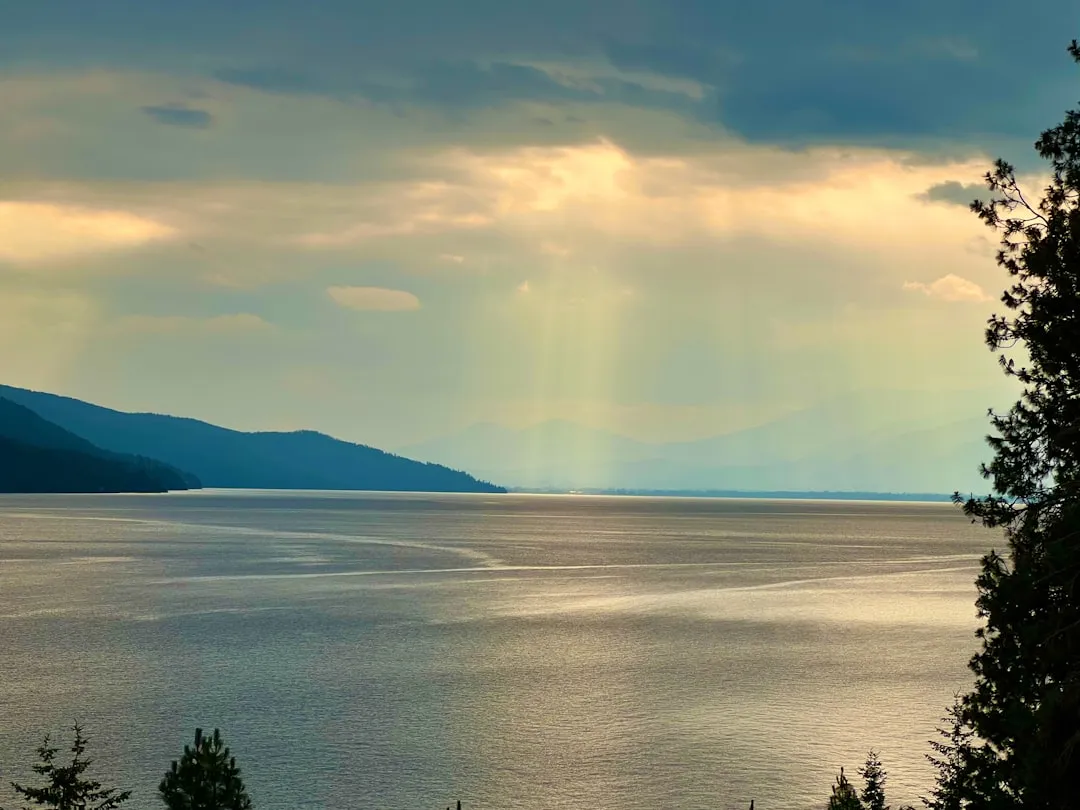 1. Sandpoint, Idaho - Lake Pend Oreille's Best Kept Secret (Image Credits: Unsplash)