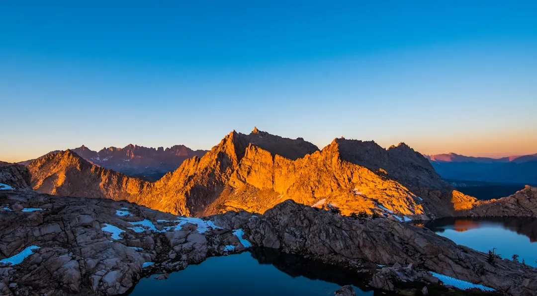 Hiking Into the Ansel Adams Wilderness (Image Credits: Unsplash)