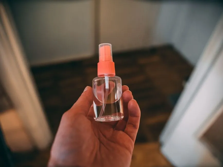 Oversized Liquids and Aerosols: The Rule Everyone Forgets on Vacation (Image Credits: Pexels)