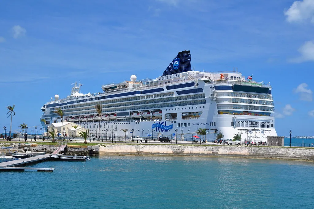 Apply the Independent Guarantee Test Before You Book (kansasphoto, Flickr, CC BY 2.0)
