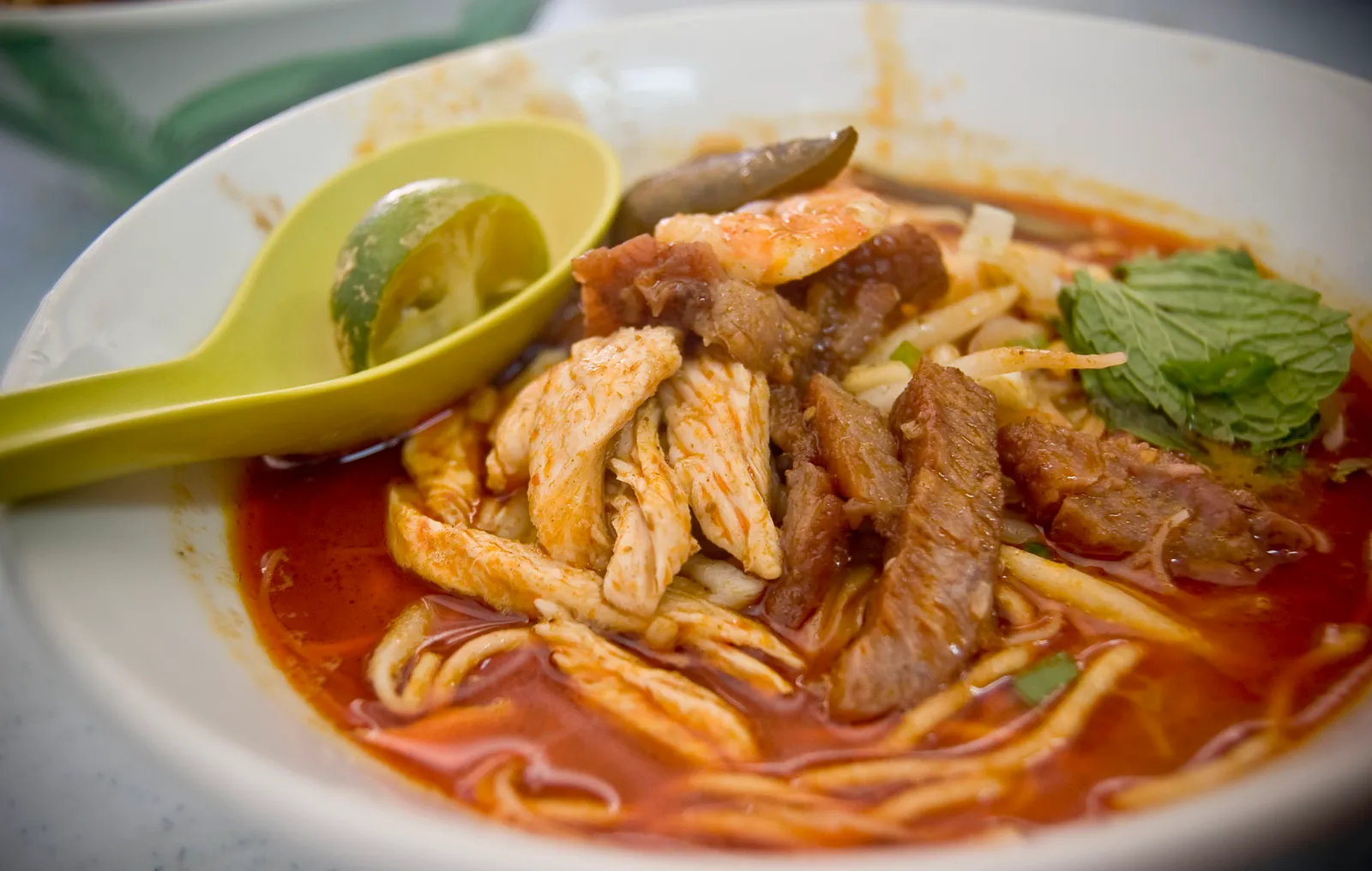 Dan Dan Noodles: The Spicy Repeat Order at Every Cathay Outstation (originally posted to Flickr as Seng Kee Curry Mee, CC BY 2.0)