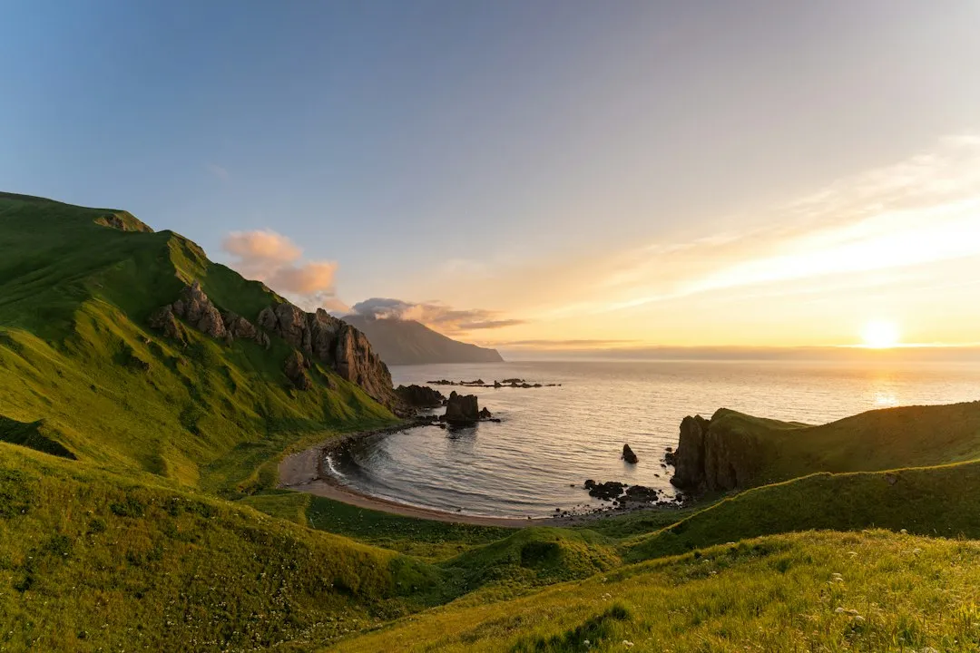 The Aleutian Islands: A Chain That Rewrites Geography (Image Credits: Unsplash)