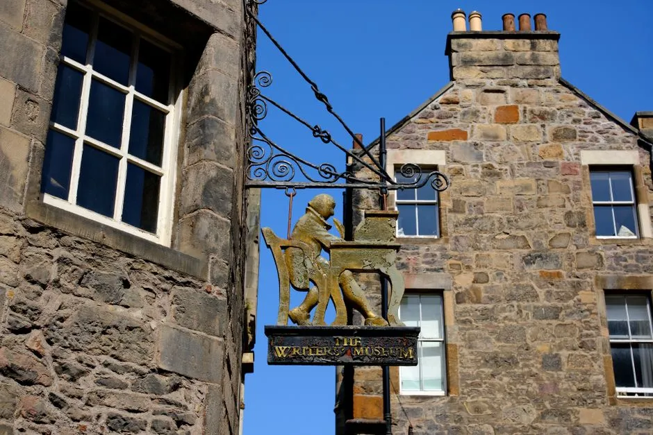 Lady Stair's Close and the Writers' Museum (Image Credits: Pexels)