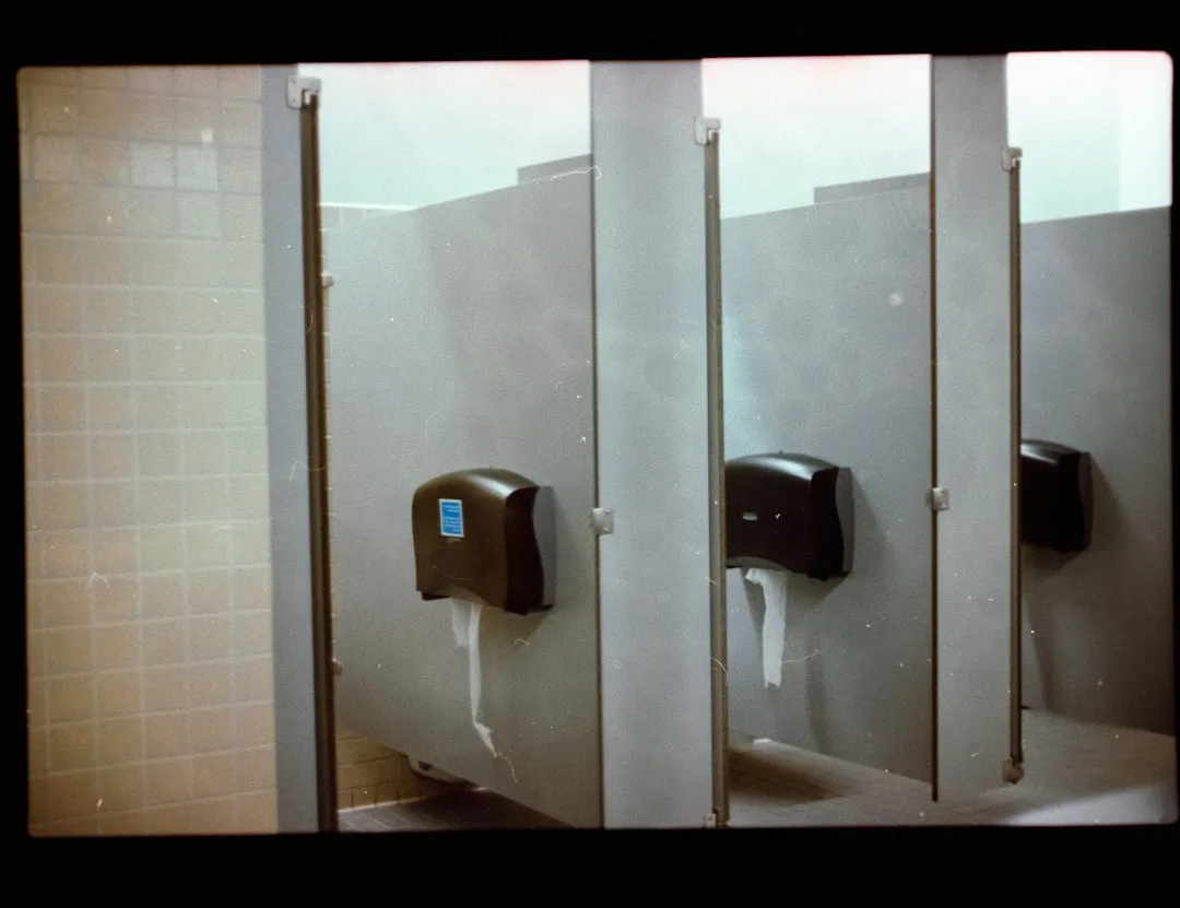 The Gray Area: Rejoining Your Party After a Restroom Break (Image Credits: Unsplash)