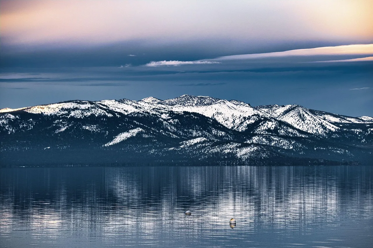 Lake Tahoe's Crowd Problem Is Getting Worse, Not Better (Image Credits: Pixabay)