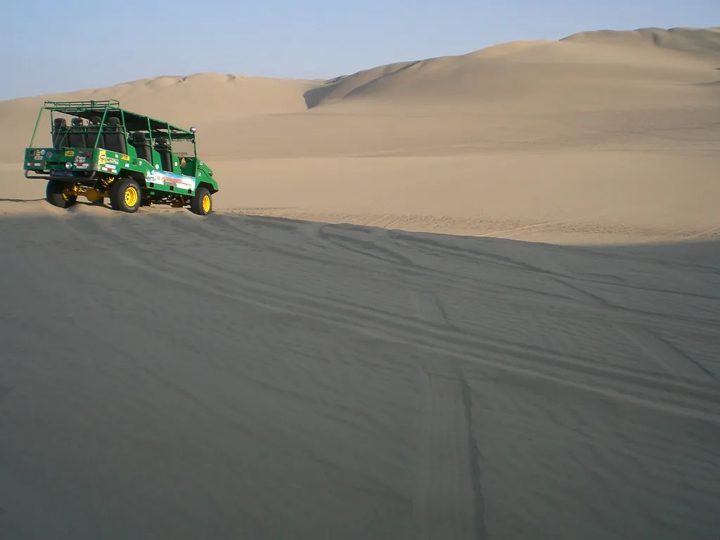 Huacachina, Peru: The Only Desert Oasis on an Entire Continent (kanjiroushi, Flickr, CC BY 2.0)