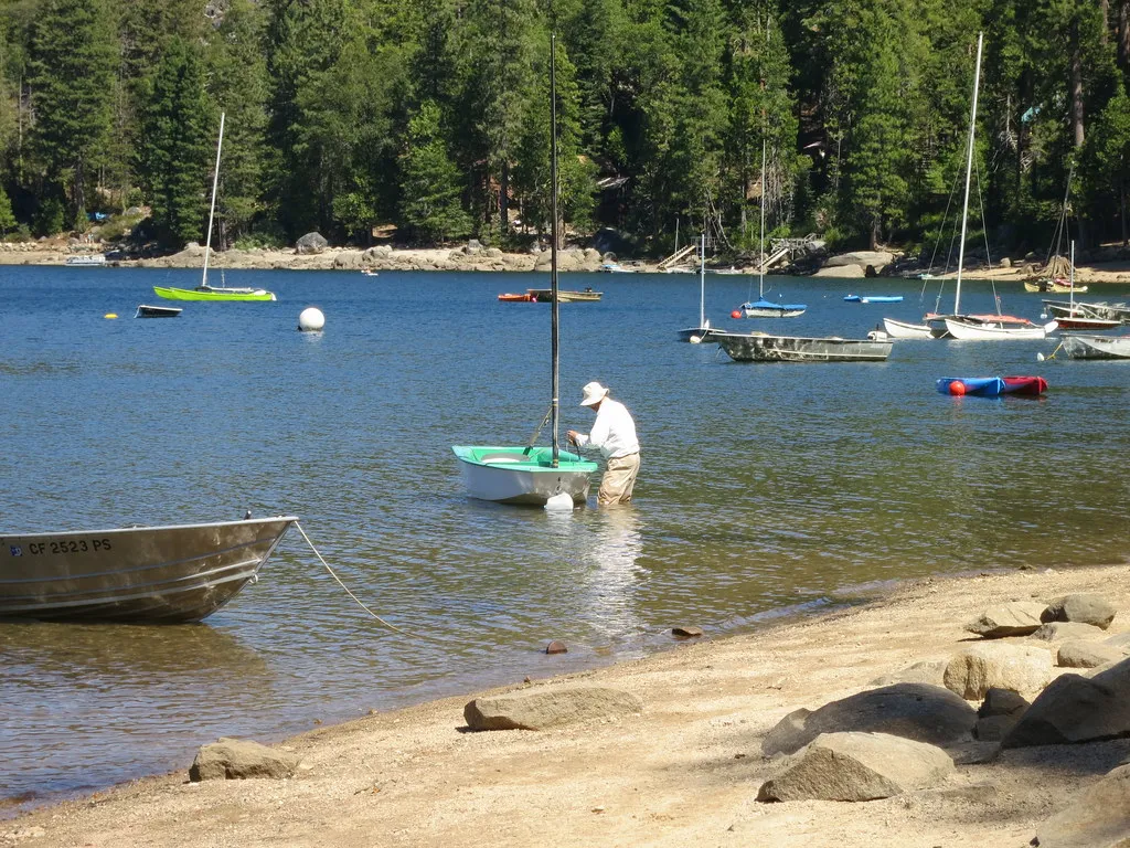 Pinecrest Lake: The Central Sierra's Quiet Alternative (diuis, Flickr, CC BY-SA 2.0)