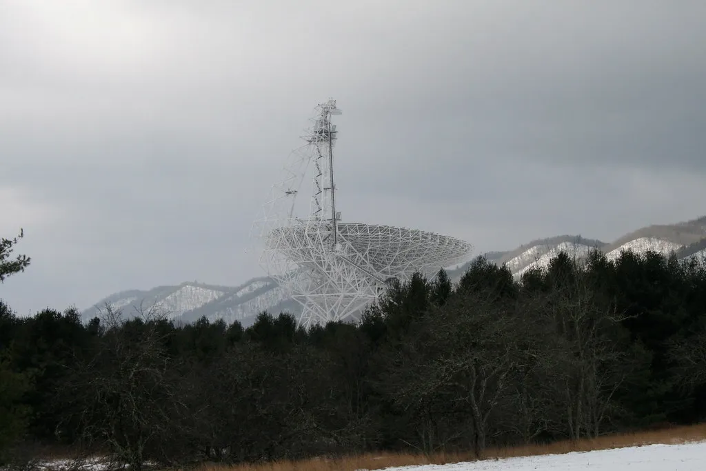 The World's Largest Steerable Telescope (Merritt Boyd, Flickr, CC BY-SA 2.0)