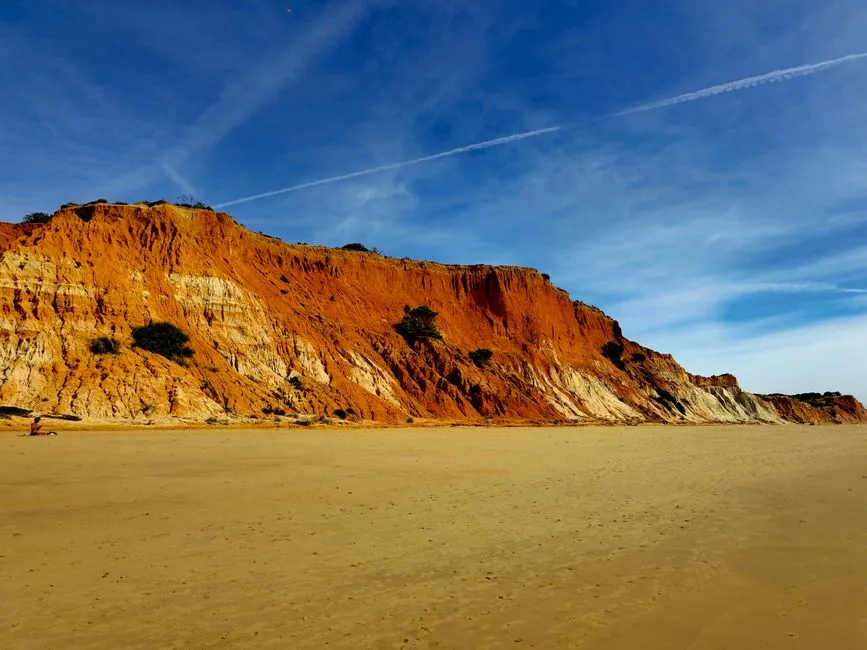 The Algarve: A World-Class Beach Destination by Independent Measure (Image Credits: Pexels)