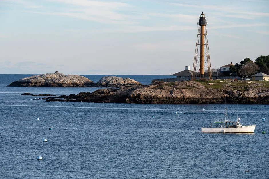 The Oldest Continuously Operating Lighthouse on the Great Lakes (Image Credits: Pexels)
