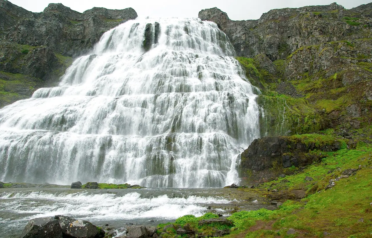 Dynjandi: The Waterfall That Defines the Region (Image Credits: Pixabay)