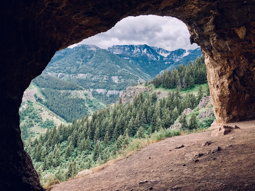 4. Wind Cave National Park, South Dakota: A Living, Breathing Underground Maze (Image Credits: Unsplash)