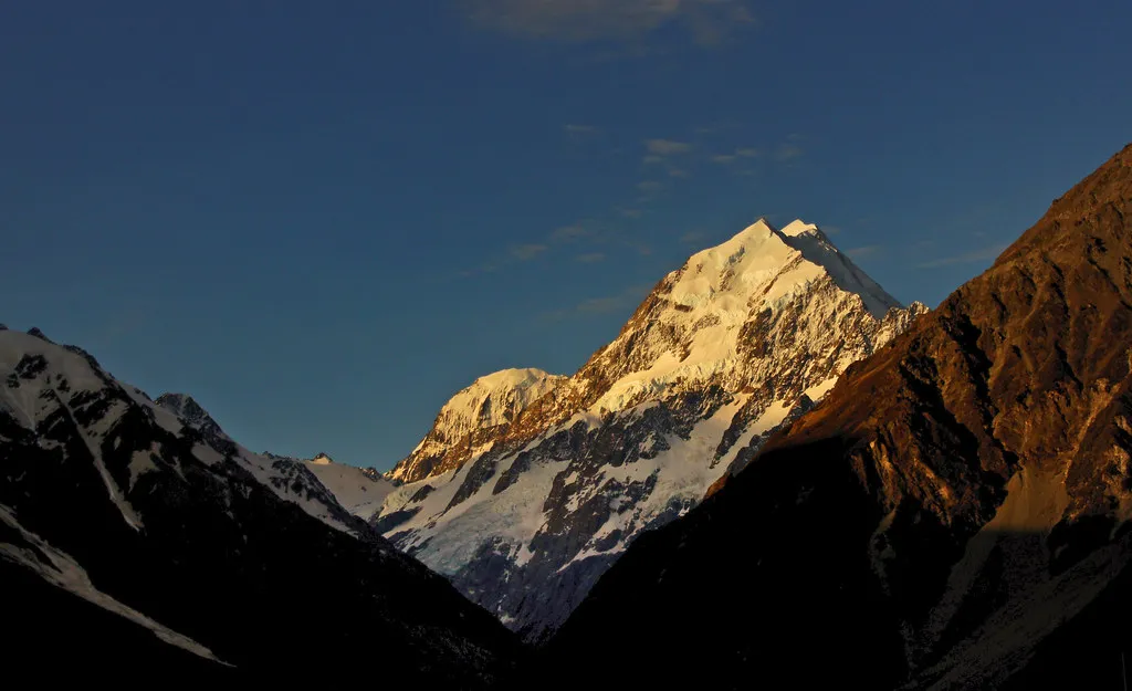 Aoraki/Mount Cook National Park and the Alpine Interior (Image Credits: Flickr)