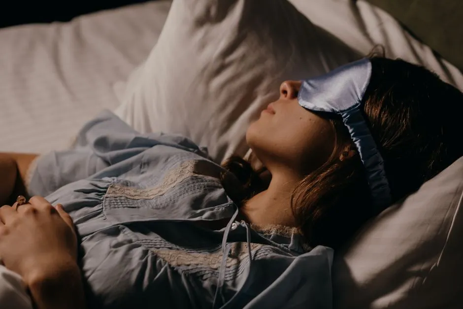 An Eye Mask: Light Blocking That Changes Everything (Image Credits: Pexels)