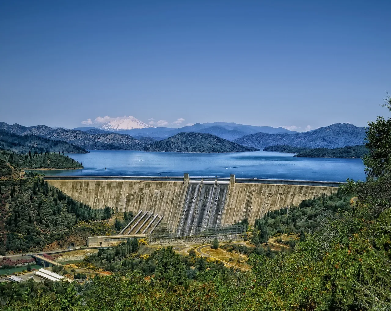 Fontana Lake: The Crown Jewel of Western NC (Image Credits: Pixabay)