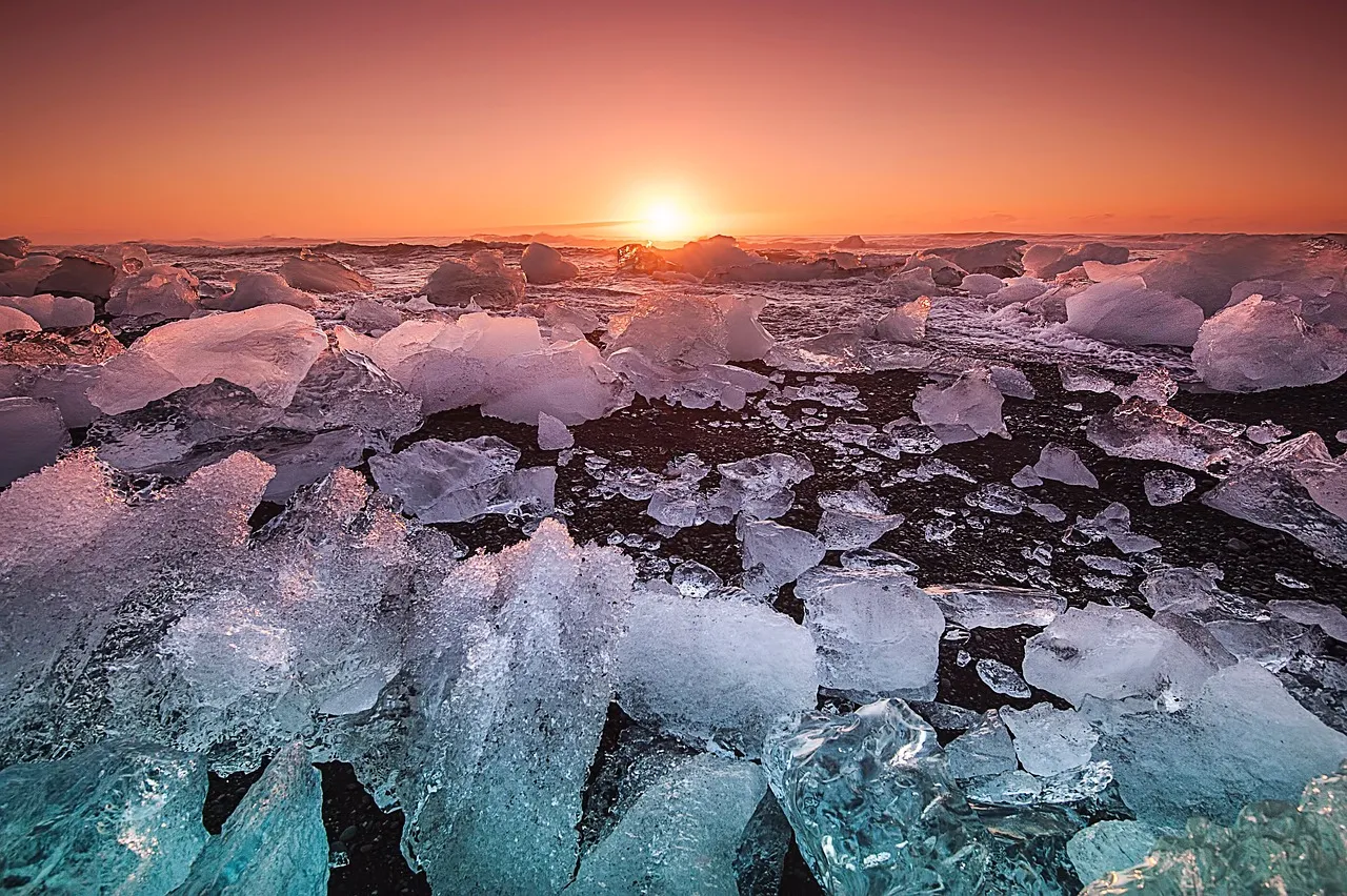 The Best Places to Watch From Shore and Sea (Image Credits: Pixabay)