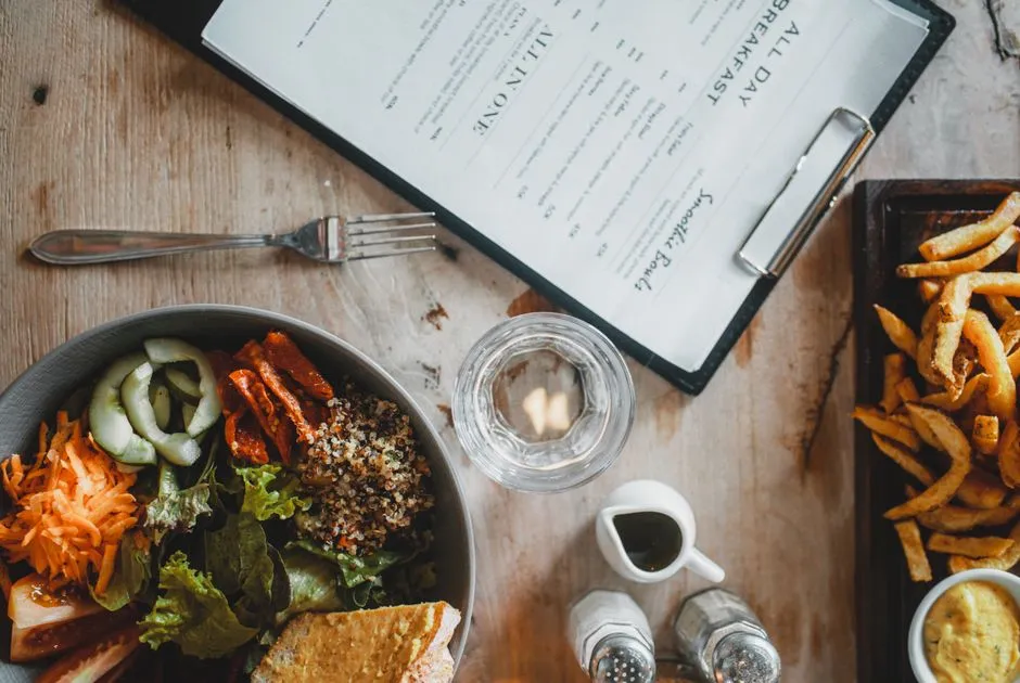What Hotels Actually Design Their Menus Around (Image Credits: Pexels)