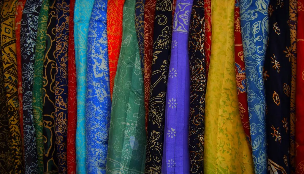 Cancer: The Sarong-and-Cardigan Comfort Architect (savanna-smiles, Flickr, CC BY-SA 2.0)
