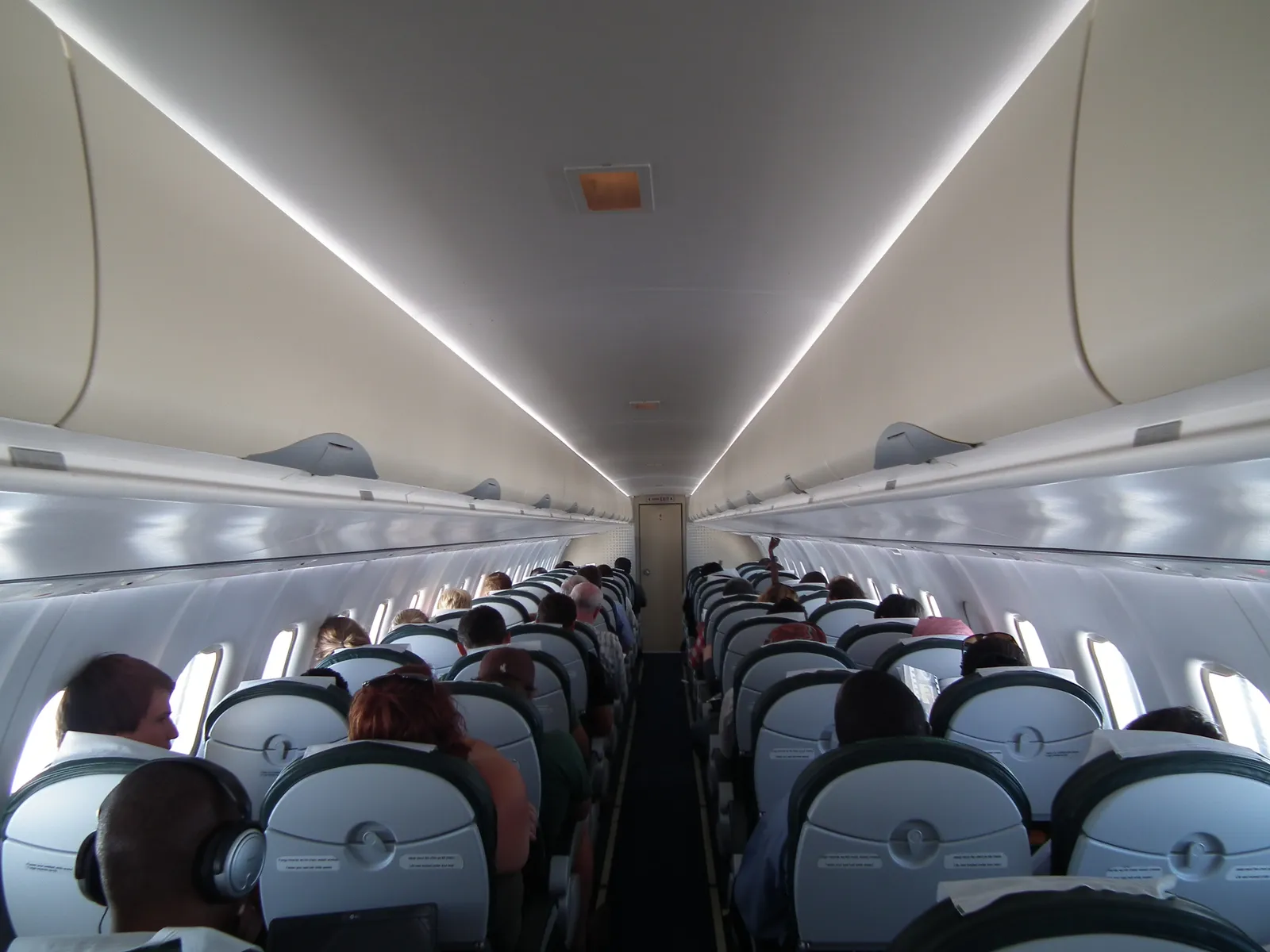 Shrinking Seats Are Making This Worse (By Nevit Dilmen (talk), CC BY-SA 3.0)