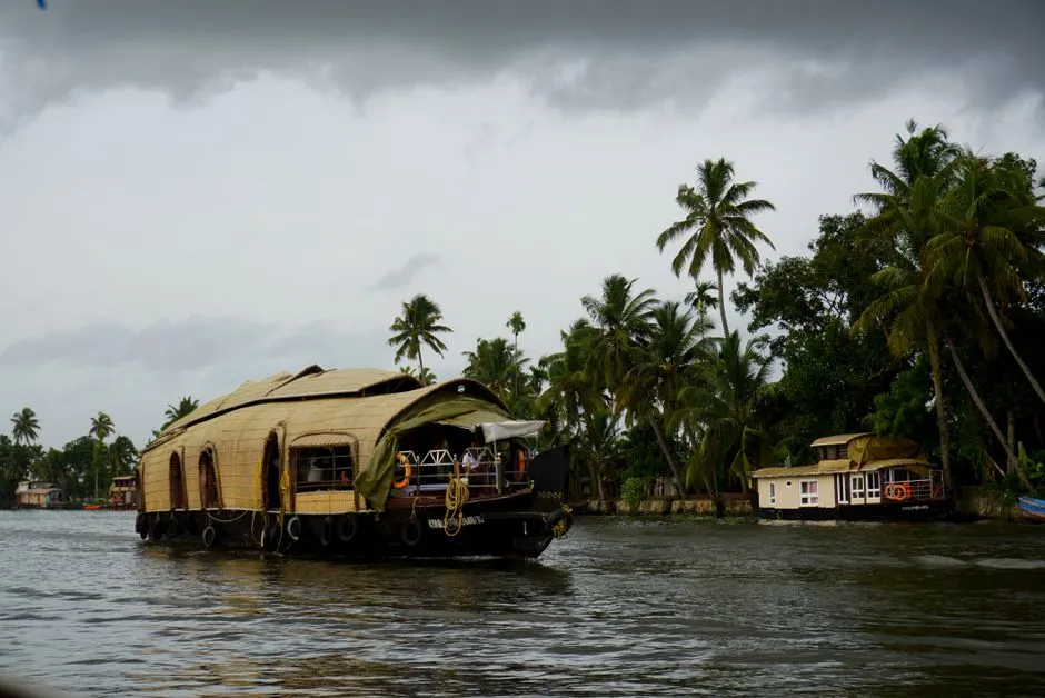 Choosing a Responsible Way to Travel the Water (Image Credits: Pexels)
