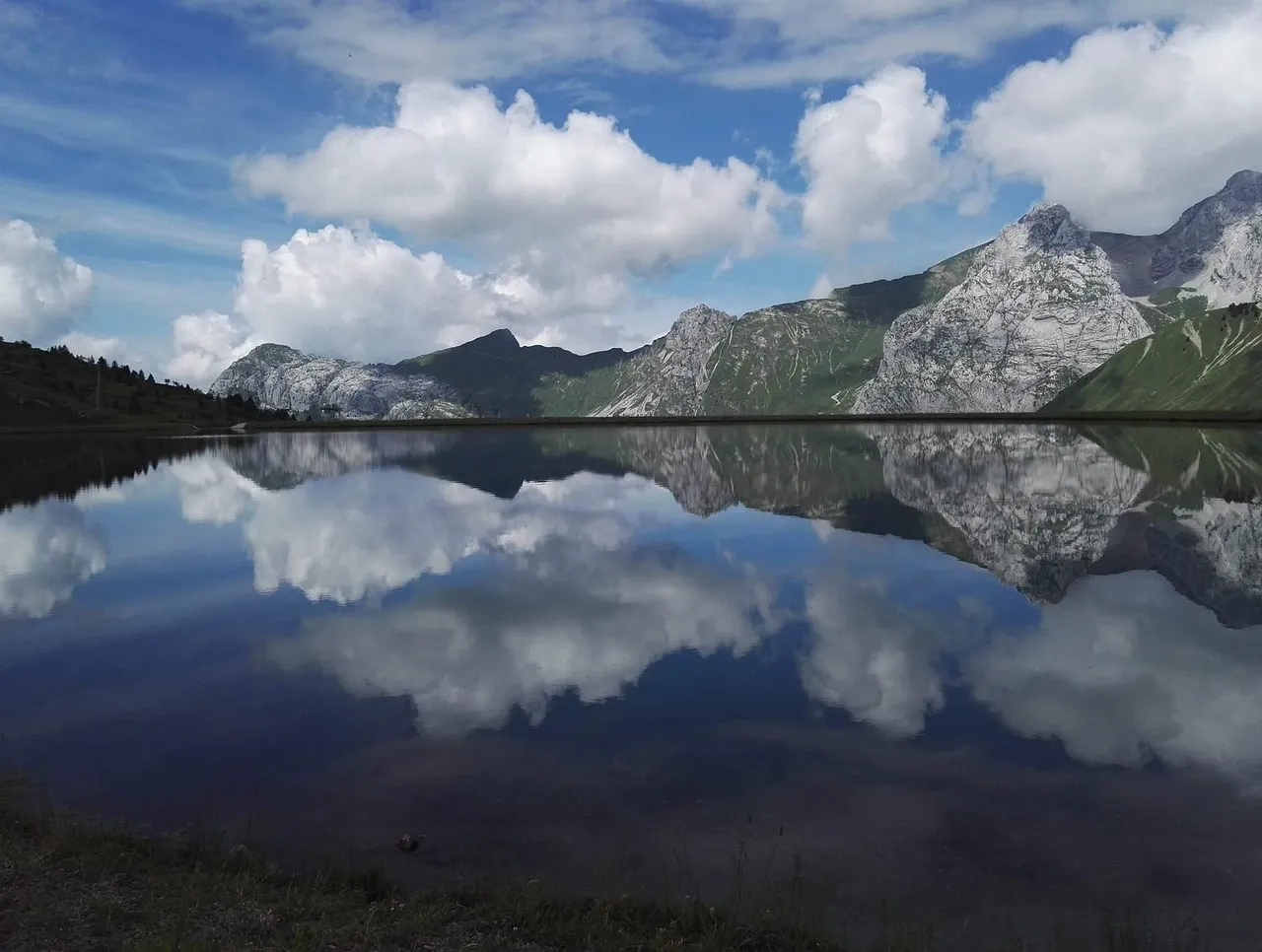8. Lake Placid, New York (Mirror Lake) (Image Credits: Pixabay)