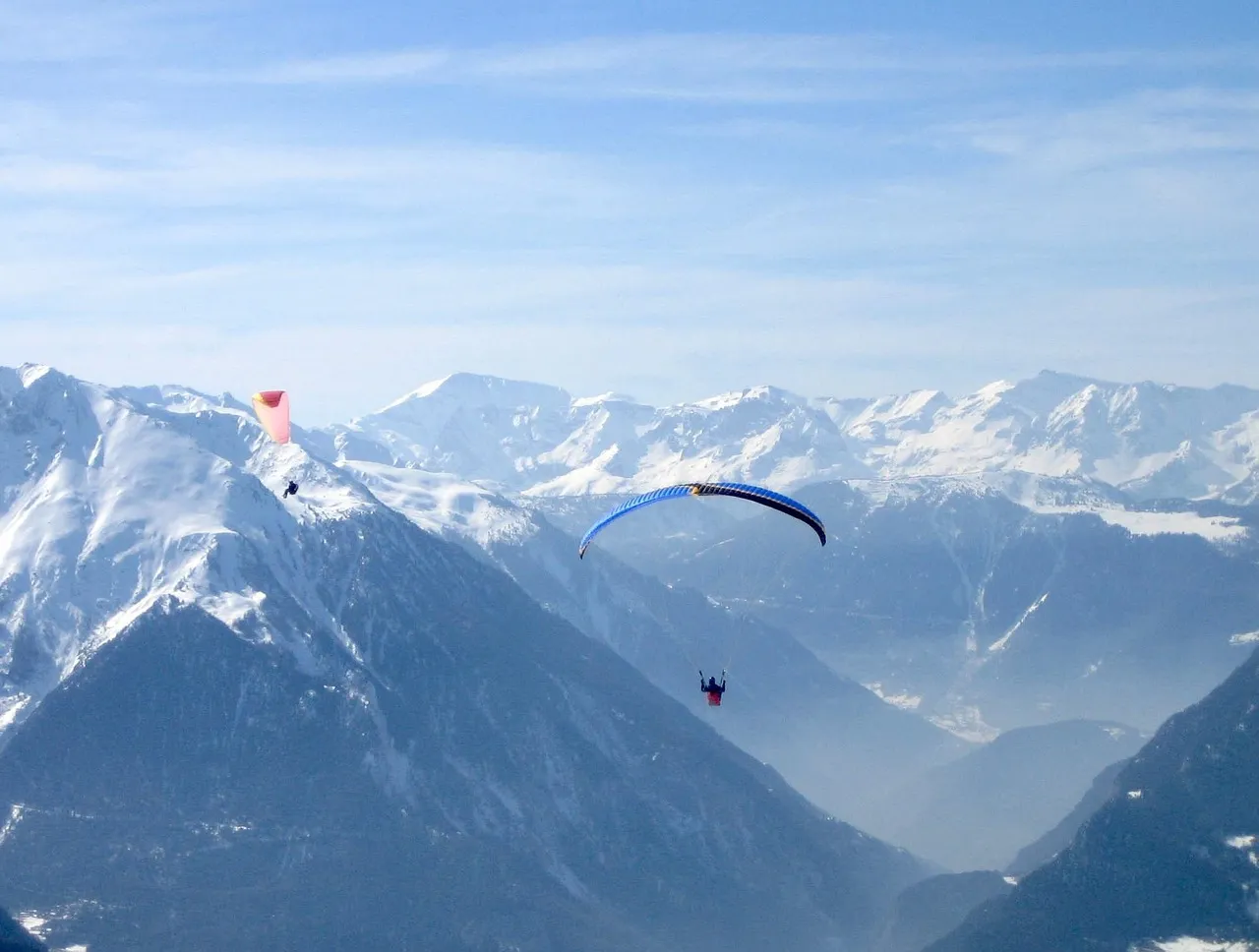 3. Verbier, Switzerland: Champagne, Farm Club, and Table Dancing (Image Credits: Pixabay)