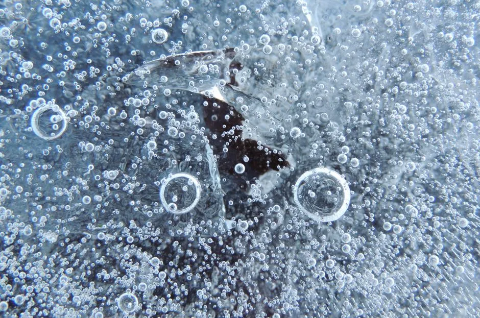 The Ice That Makes It All Visible (Image Credits: Pexels)