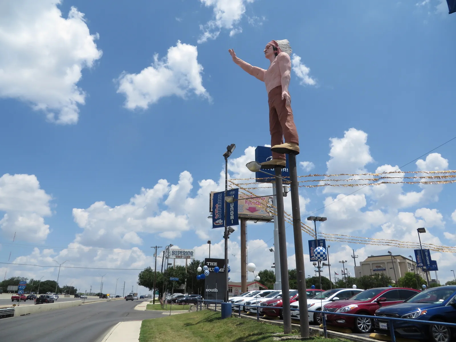 New Giants Rising Along Route 66 in Illinois (By Leonard J. DeFrancisci, CC BY-SA 4.0)