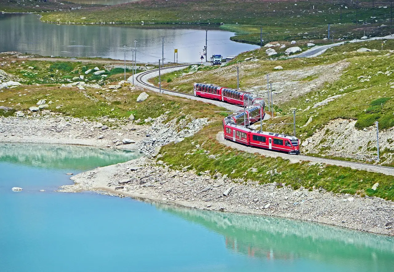 4. Bernina Express, Switzerland and Italy: A UNESCO Route Above the Clouds (Image Credits: Pixabay)