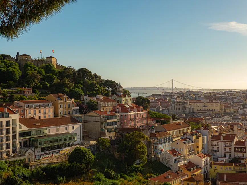 3. Miradouro de São Pedro de Alcântara: Bairro Alto's Cultural Living Room (Image Credits: Pexels)