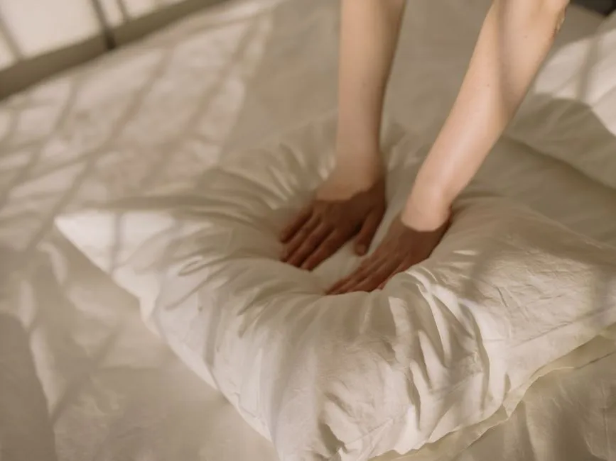 The Pillow Is Overstuffed on Purpose (Image Credits: Pexels)