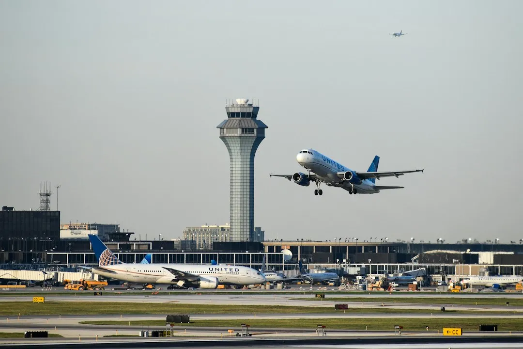 ORD: Chicago O'Hare's Ghost Town Neighbor (Image Credits: Unsplash)