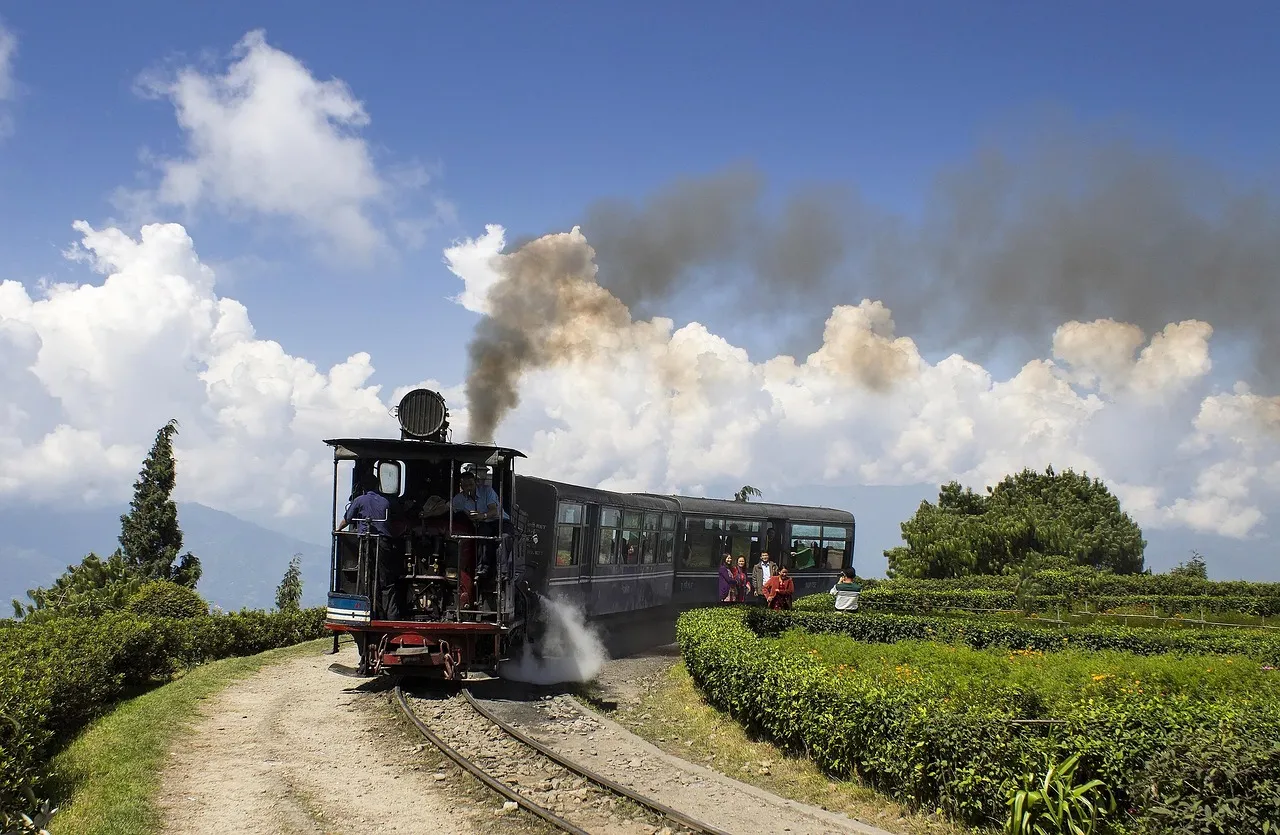 The Darjeeling Himalayan Railway, India: Steam, Tea, and Altitude (Image Credits: Pixabay)