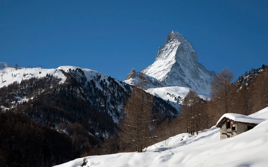 1. The Hörnlihütte Trail: As Close as a Hiker Can Get (kBandara, Flickr, CC BY 2.0)