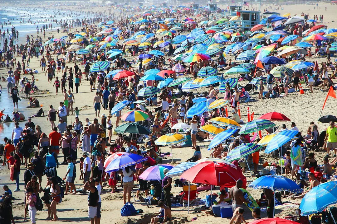 What Happens to Pool Safety When Crowds Spike (Image Credits: Unsplash)